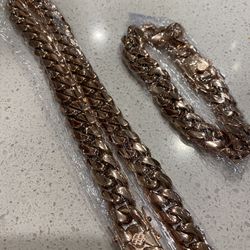 New 18k Rose Gold Cuban Link Chain and Bracelet Set 