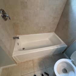 Use Bath Tub Tyna Usada 