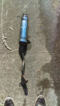 Dirt bike exhaust for a 400cc street legal dual sport don't need it no more