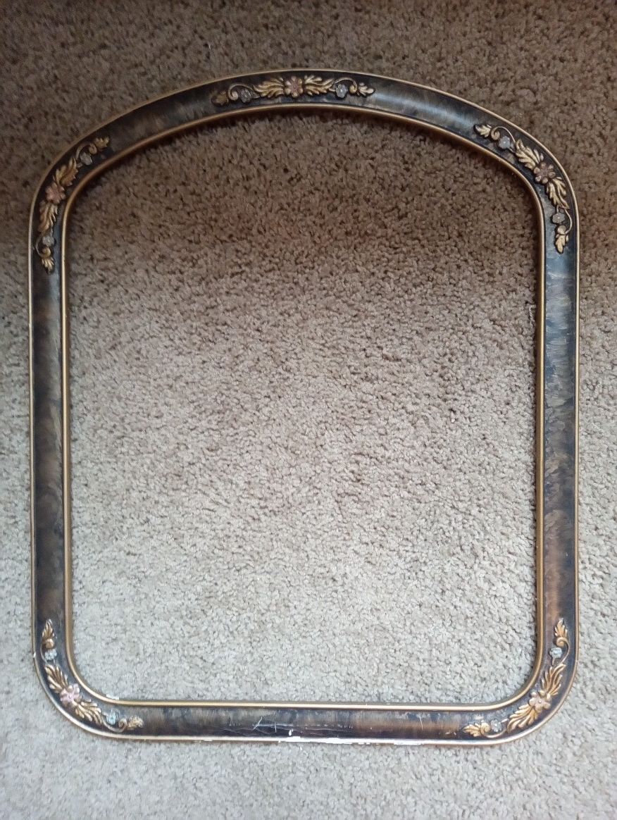 Antique Rounded Top Wood Picture Frame 22 x 18"