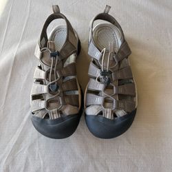 Keen Sandals (size 11) .   Tan
