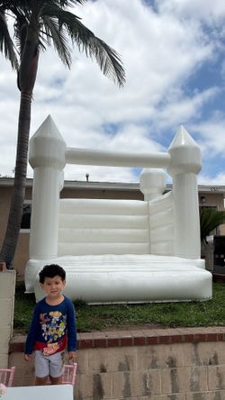 White 10x10 bounce house FOR SALE