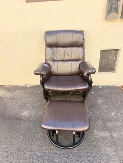 Brown Leather Swivel Recliner Chair with Ottoman