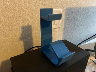 3D Printed Headphone And Controller Stand
