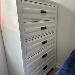 Mueble De Cuarto De 5 Gavetas De Madera 