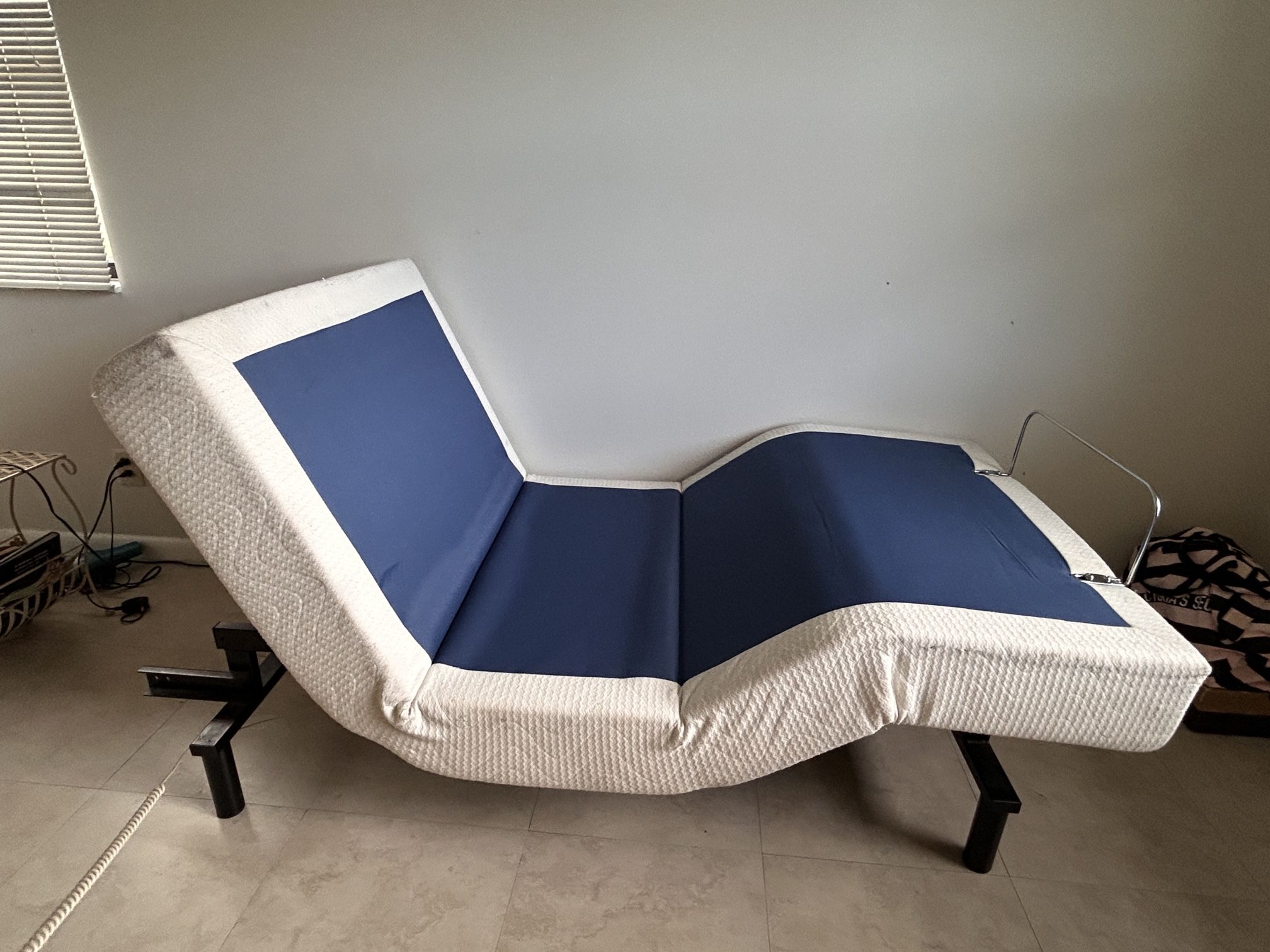 Ruoey Lung Adjustable Bed Twin
