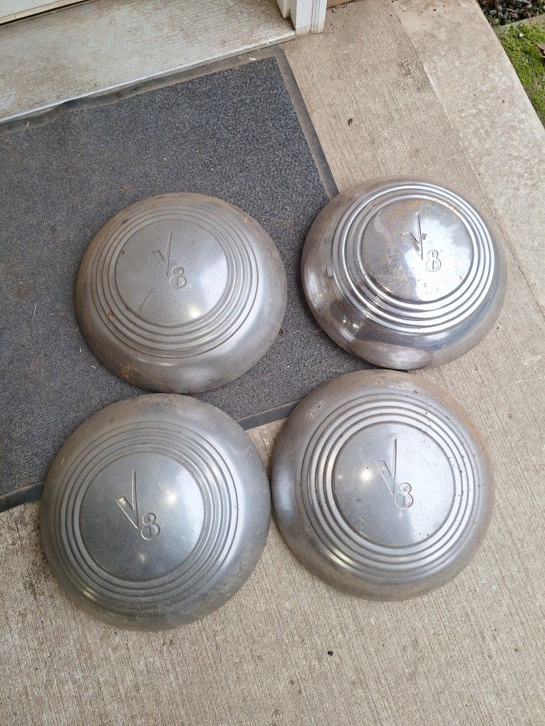 V8 Hubcaps