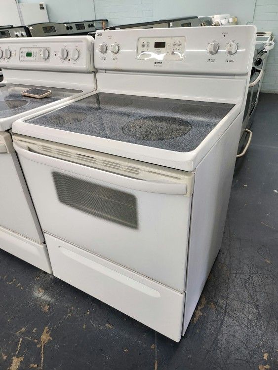 Including Warranty! Electric Stove Kenmore Standard Size