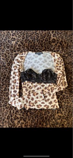 https://offerup.com/redirect/?o=SS5BTQ==.GIA silo long sleeve corset top🤎🐆