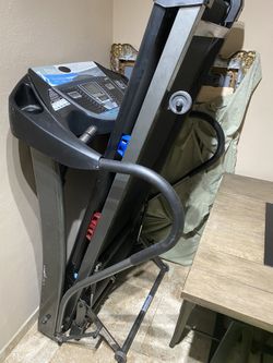 Horizon CST 4.5 Gym Grade Treadmill 