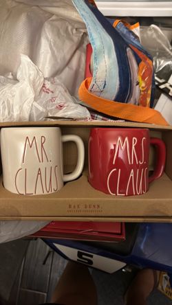 Mr & Mrs Claus Rae Dunn Mug Set