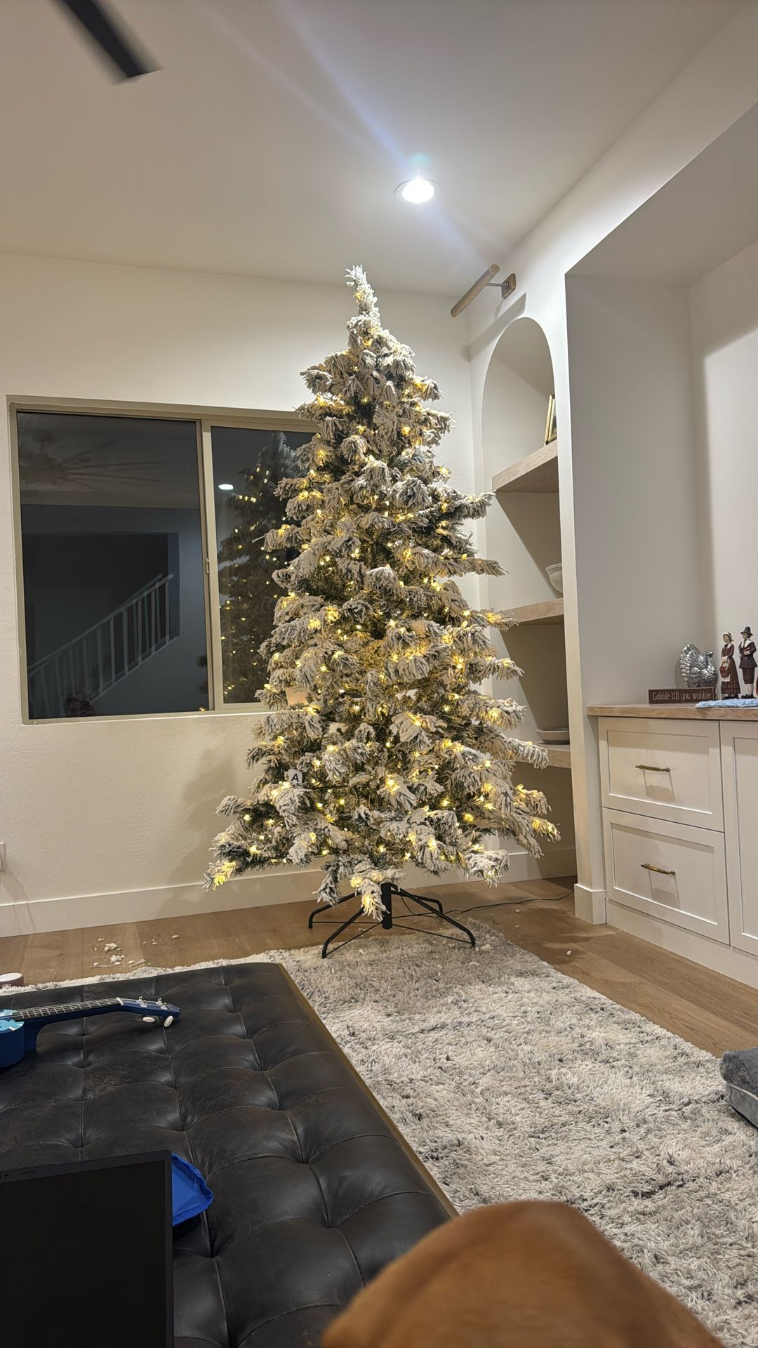 9’ Flocked Christmas’s Tree