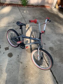Kids bike Star Wars themed