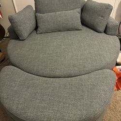 Circle Couch With Foot Rest