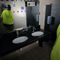 Commercial Bathroom Double Sinks,toilets And Partitions Like New Make Offer 