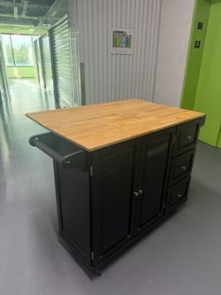 Kitchen Island with extendable table and wheels