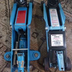 Hydraulic floor jacks