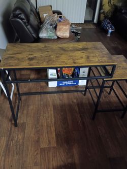 Desk table