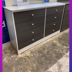 8 drawers dresser / Eight drawers dresser