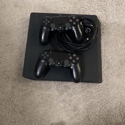 PS4 With 2 Controllers 