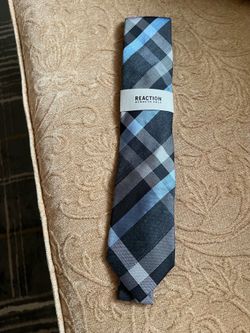 Tie / Corbata