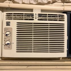 A/C Kenmore 5000 BTU (Used) Great Condition!