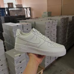 Air forces 1 low