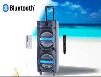 Ya tiene equipo para llevarlo a la playa este 2018? // Have your already got your speaker for the beach this year?