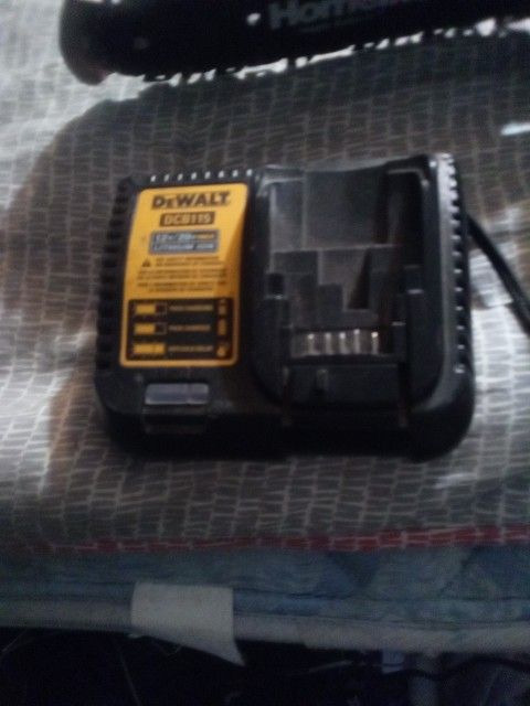 Dwelt Charge 12v/20vmax