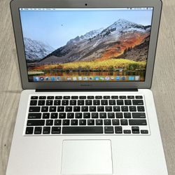MacBook Air 13-inch Early 2015 (2.20GHz, i7, 8GB RAM, 128GB SSD)