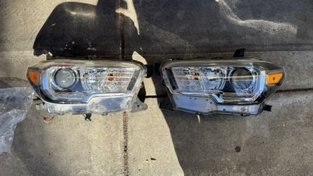 Toyota Tacoma OEM Headlights (TRD Off-road)