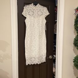 White Lace Dress, New. Size 8,.