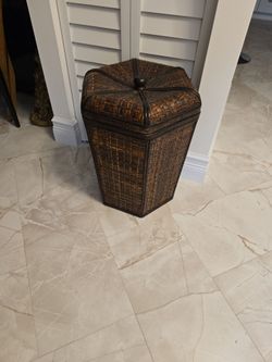 Exagonal Rattan Hamper
