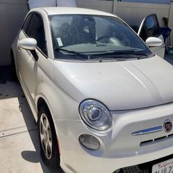  2017 Fiat 500e Electric – $7,000 OBO 