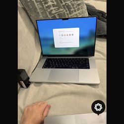 MacBook Pro 16” m1 16gb ram 500gb
