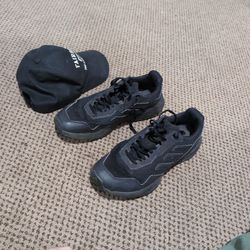 Size 10 Adidas cross country shoes. Used one season but son has outgrown.

X country
Like Tennis shoes
Like track and field 