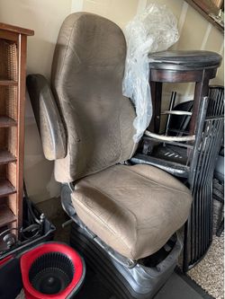 Semi truck seat