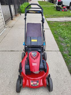 Lawnmover Toro Self Propelled with electric start in Excellents Conditions