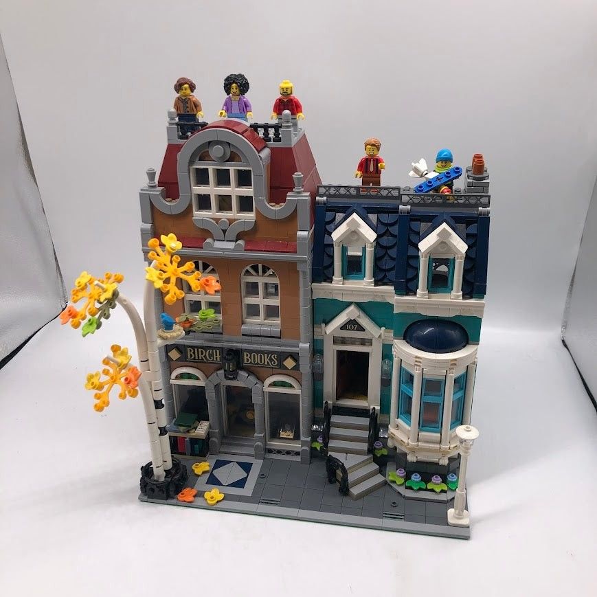 Lego Modular Set 10270 Book Shop