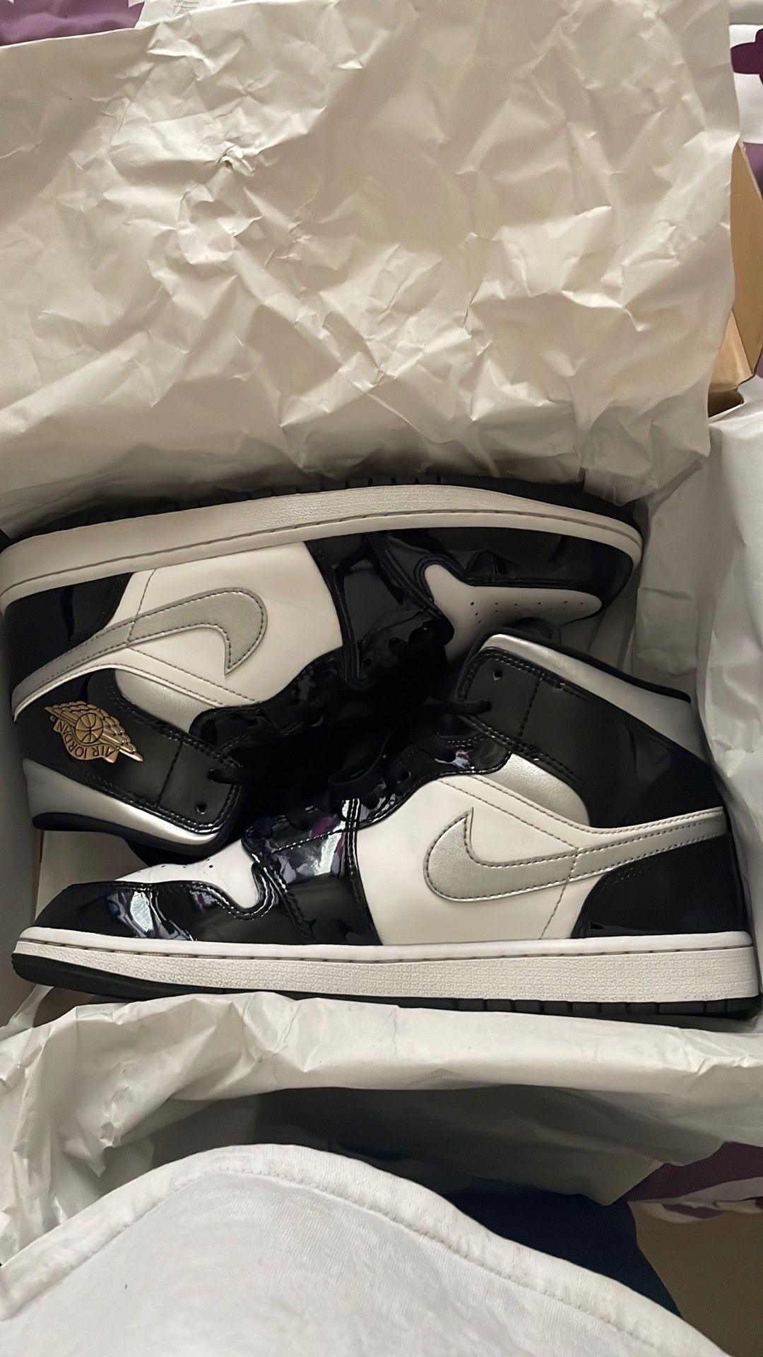 Jordan 1's mid