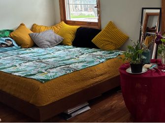 Basi Queen bed frame by Article & Queen mattress by Nectar fantastic shape