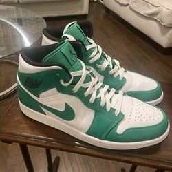 Nike Air Jordan “Lucky green” Sneakers 