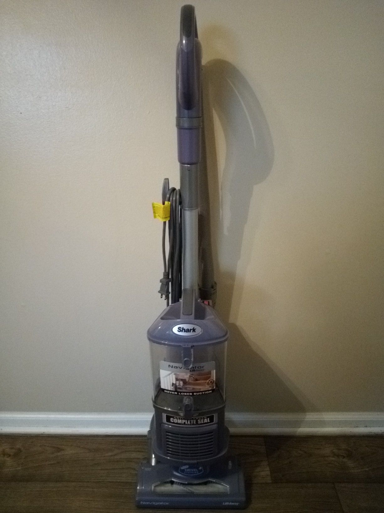 New Shark Bagless Vacuum Cleaner