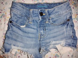 THEREABOUTS, ripped jean shorts, size 4