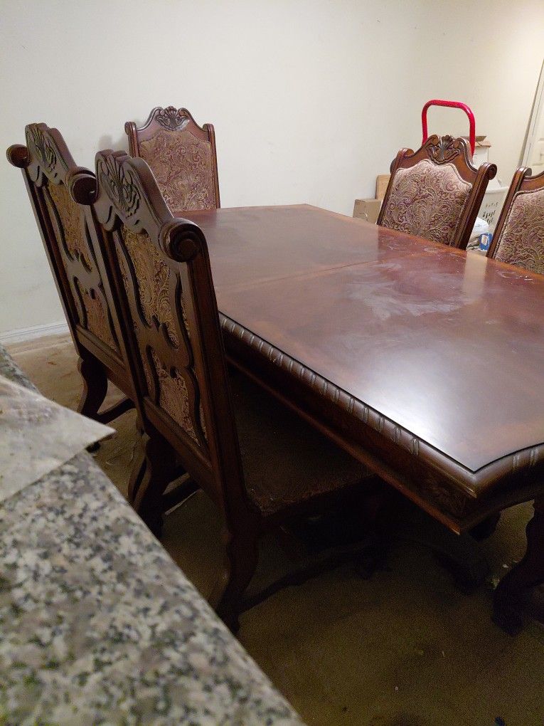 Dinning Table
