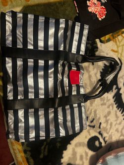 Victoria Secrets Paris bombshell tote
