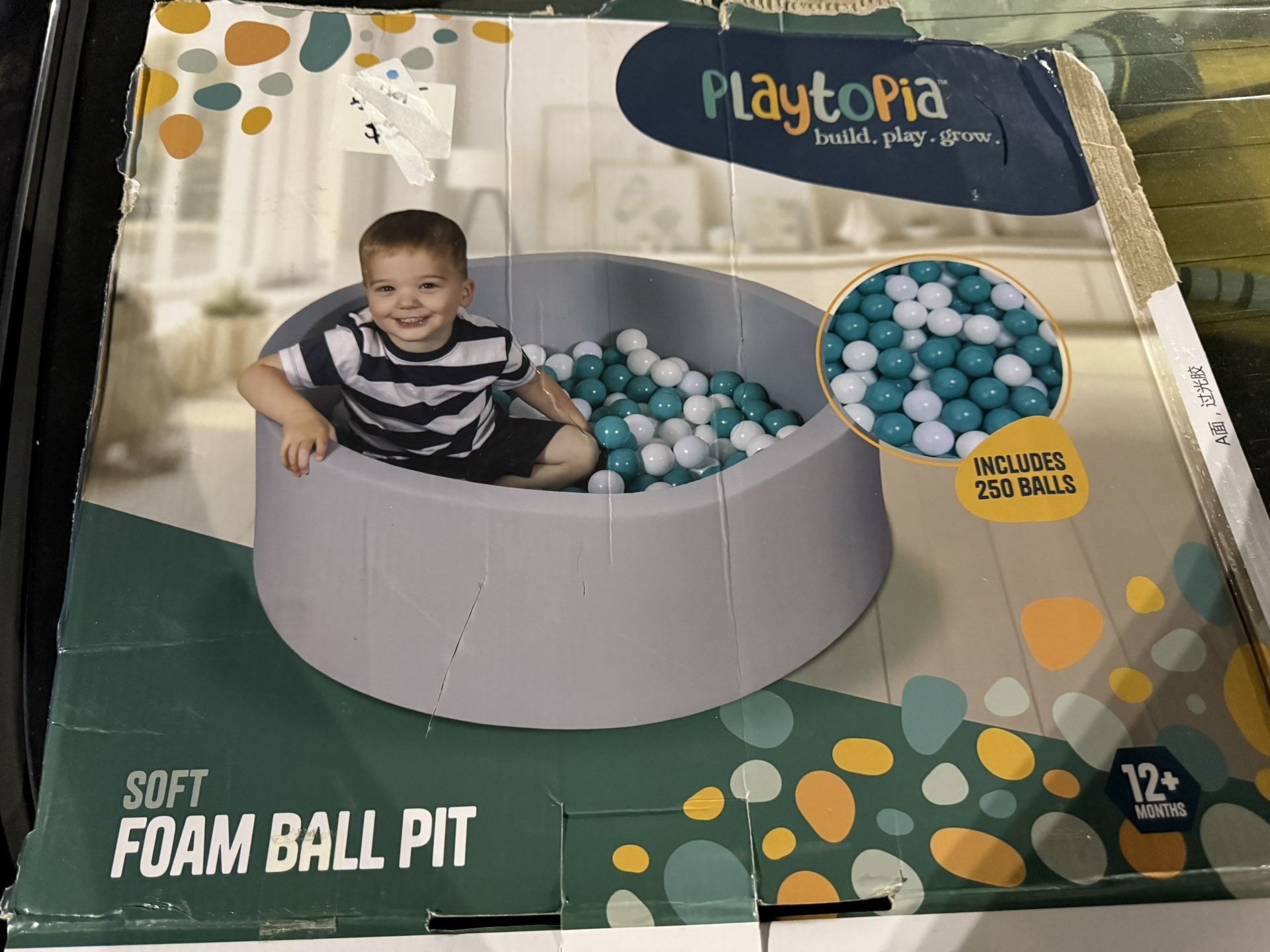 NEW BALL POT SOFT PLAY AREA