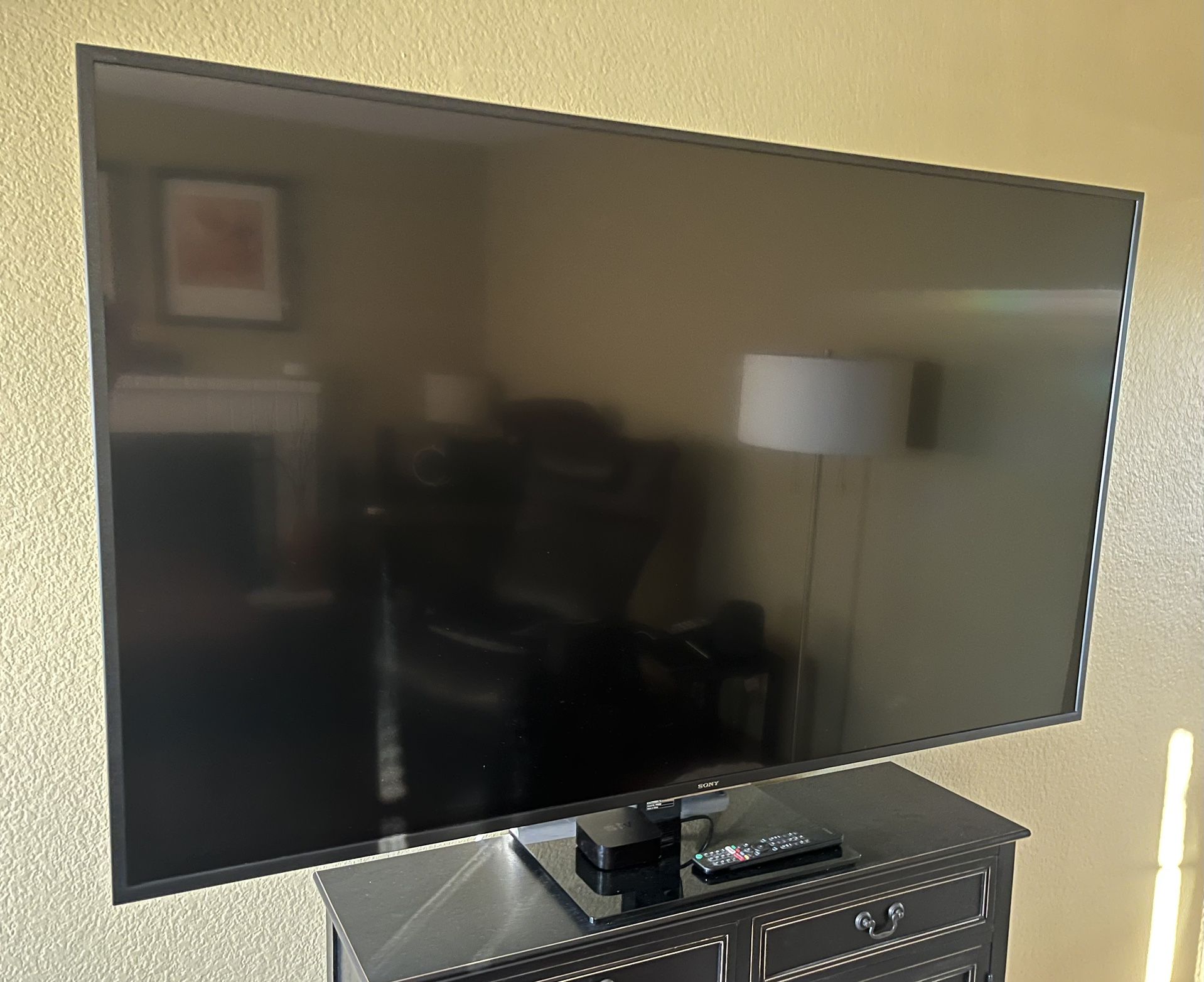 Sony Bravia 65” 4k LED TV  | KD-65X75CH (X750H) | great tv | 2 stands and original box