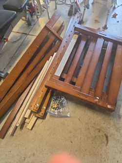 Kids bunk bed Free