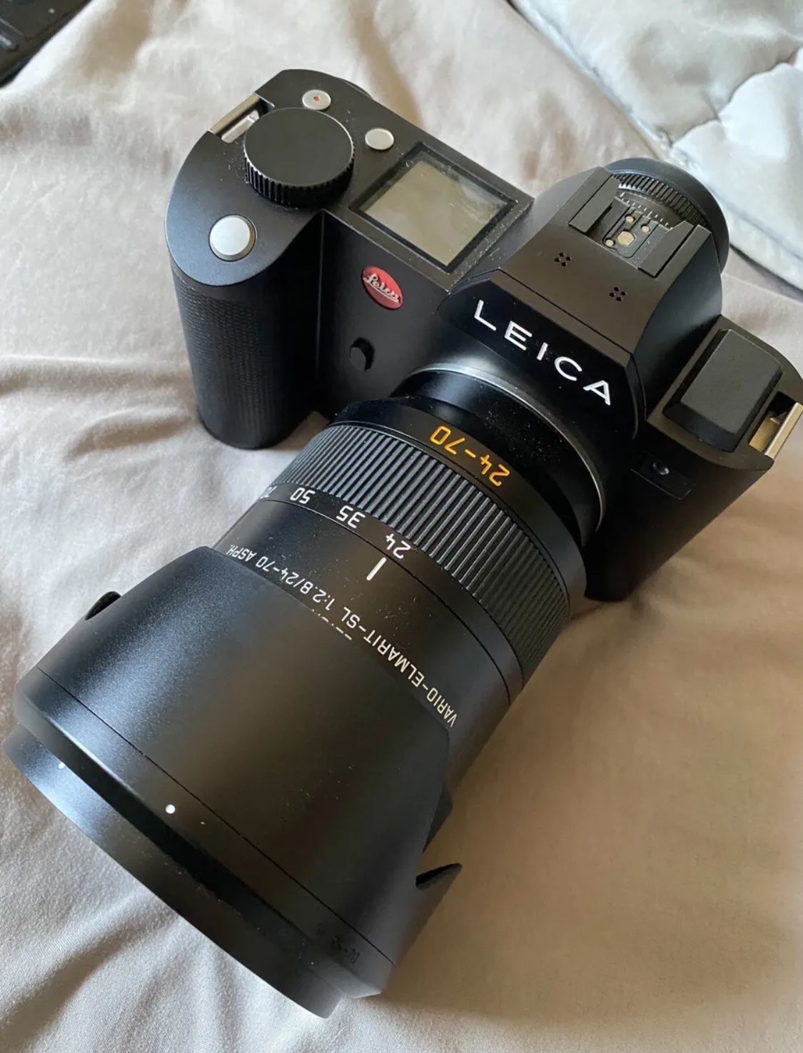 Leica SL (601) Three batteries, Flash, Grip, Lenses
